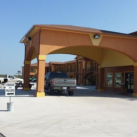 Texan Inn And Suites Tilden Dış mekan fotoğraf