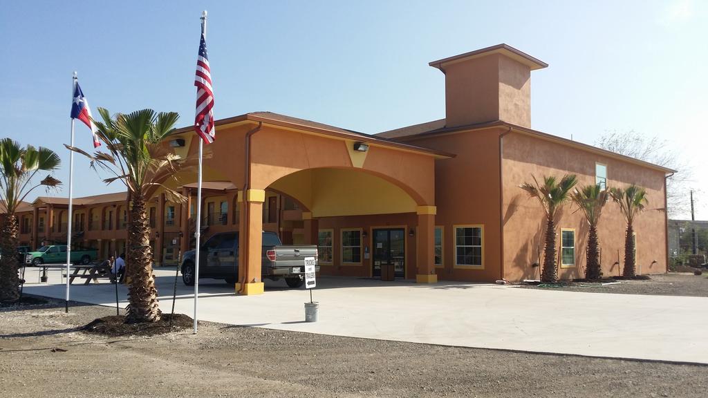 Texan Inn And Suites Tilden Dış mekan fotoğraf