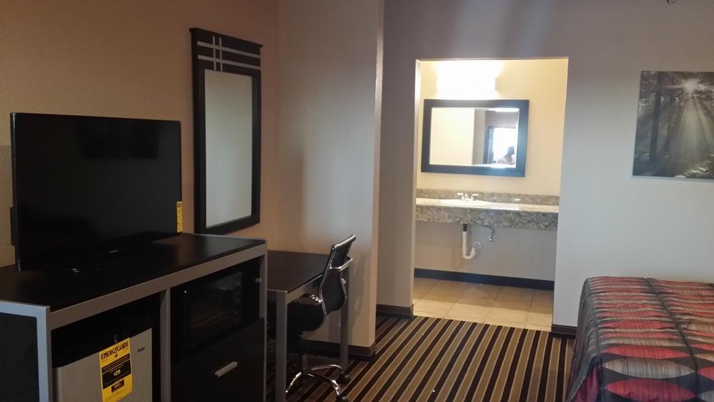 Texan Inn And Suites Tilden Oda fotoğraf