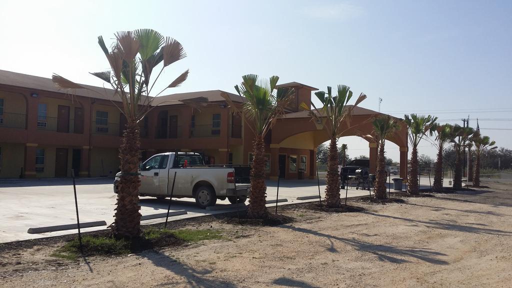 Texan Inn And Suites Tilden Dış mekan fotoğraf